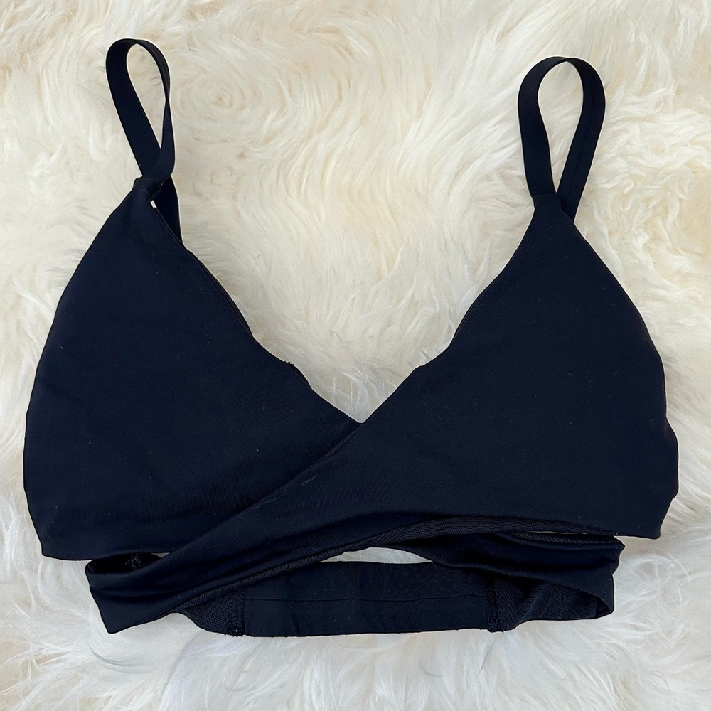 Lululemon Criss Cross Strap V Neck Sports Bra 4